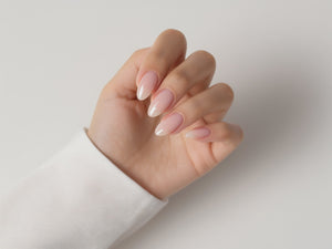Soft ombre almond press-on nails